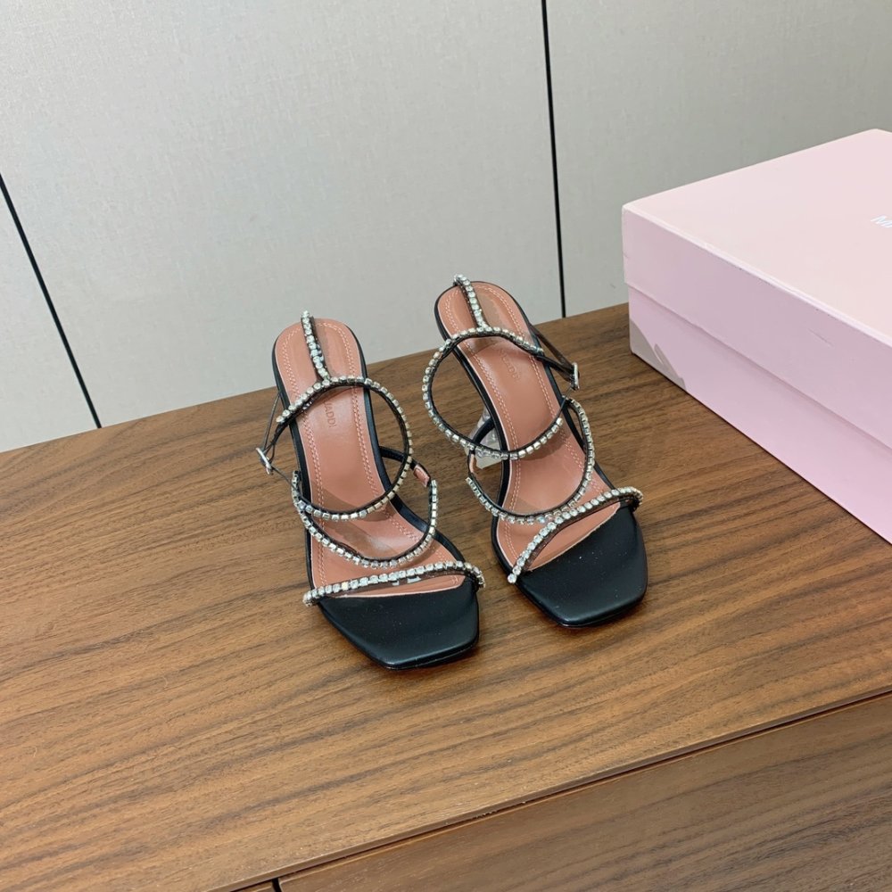 Босоножки фото 5