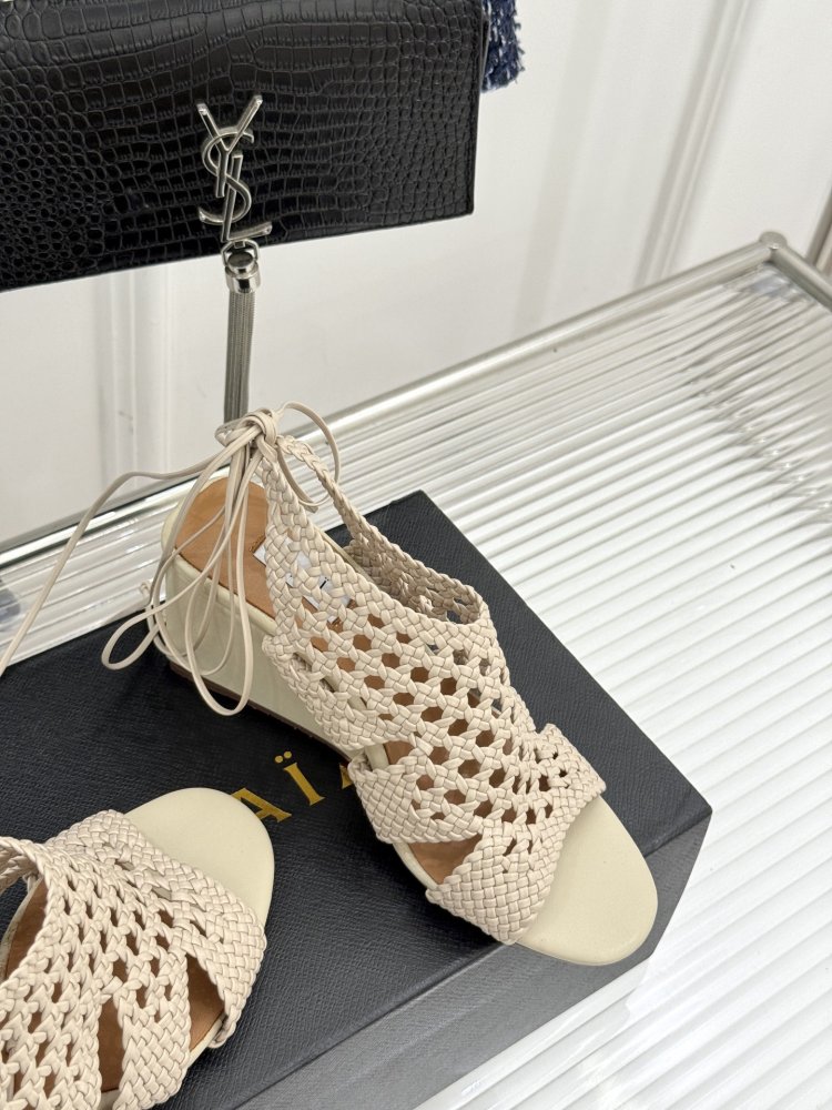 Босоніжки фото 5