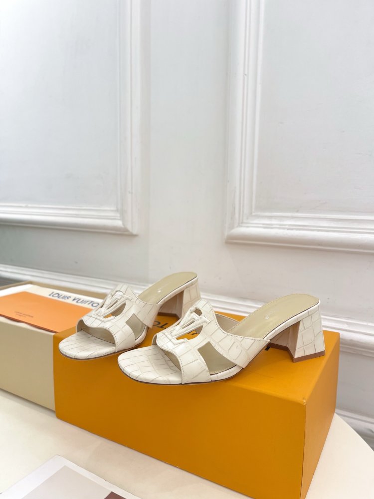 Босоножки фото 5