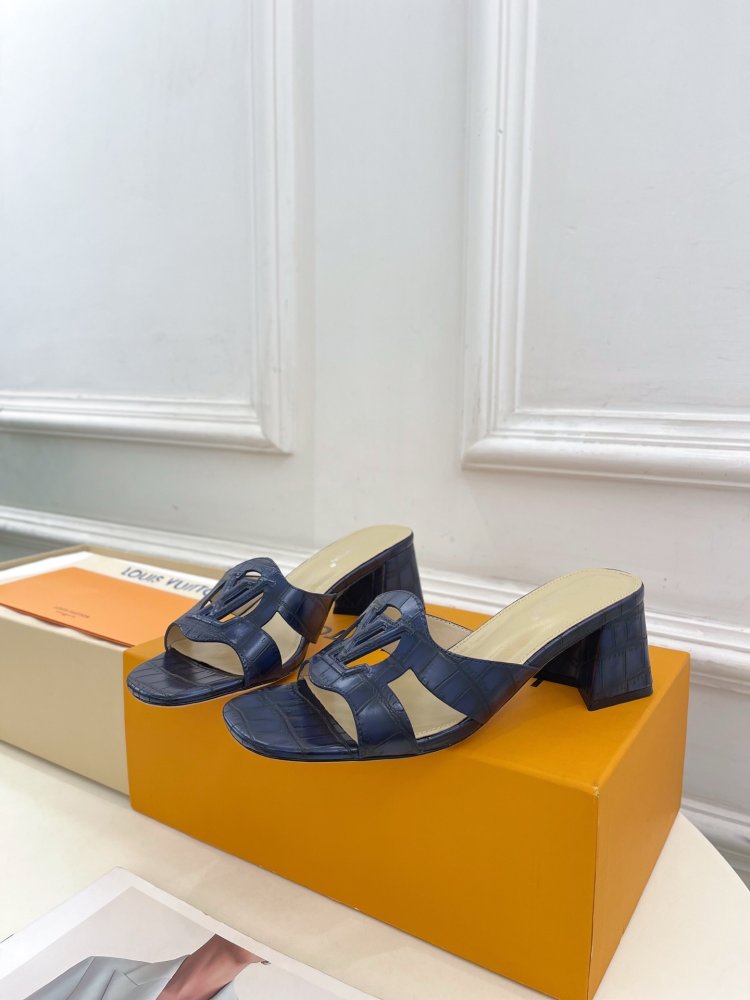 Босоножки фото 5