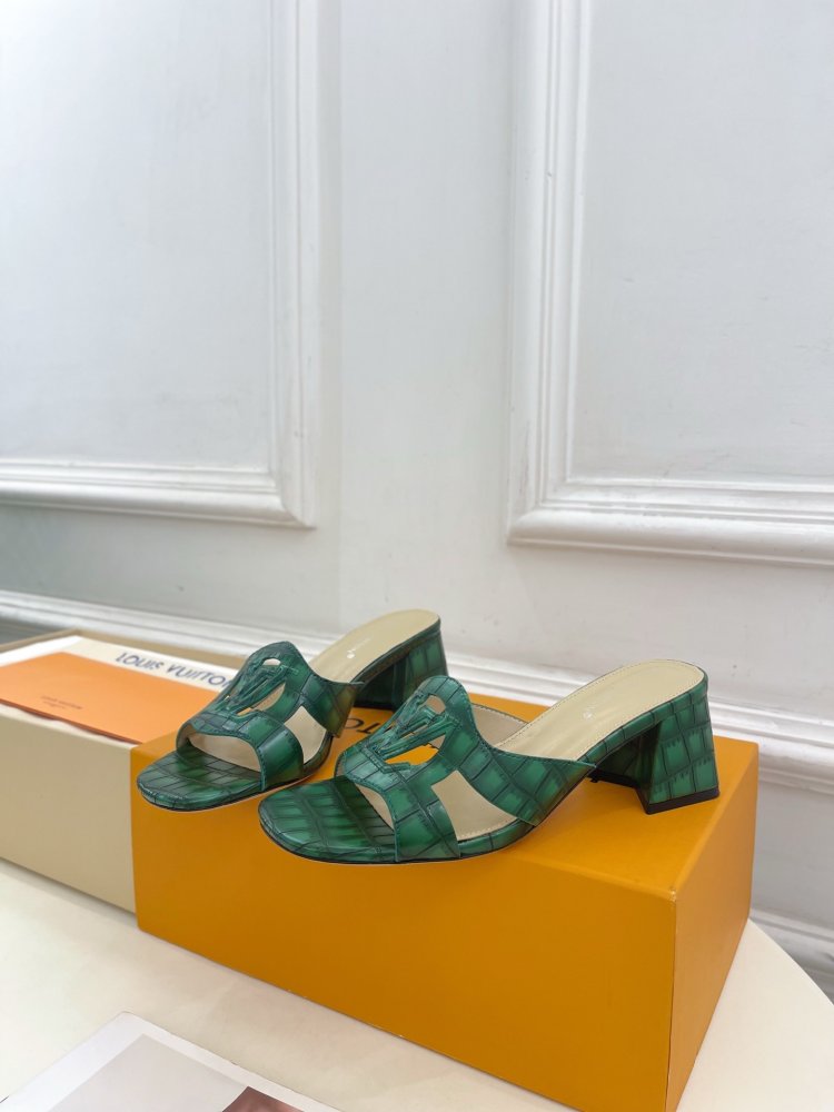 Босоножки фото 5