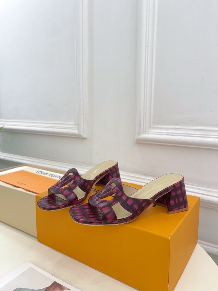 Босоножки фото 5