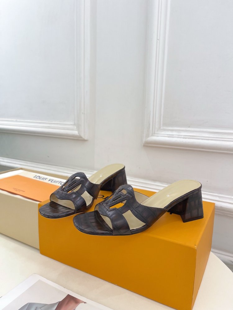 Босоножки фото 5