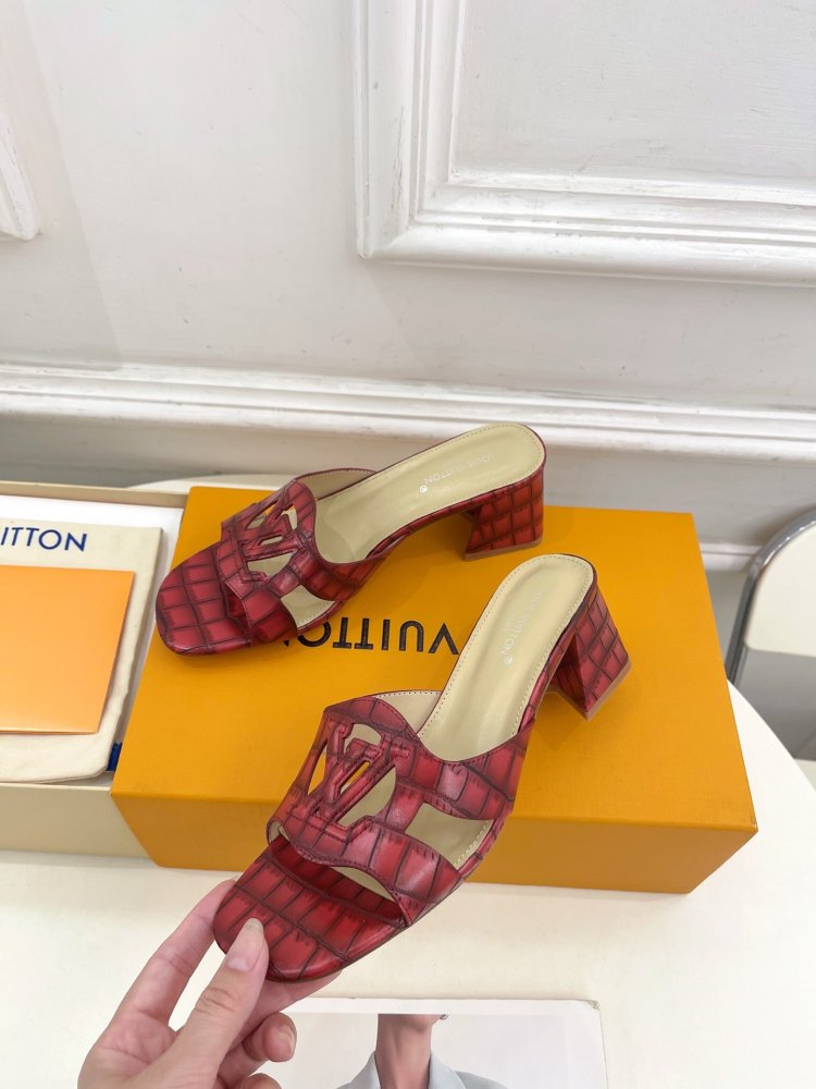 Босоножки фото 5