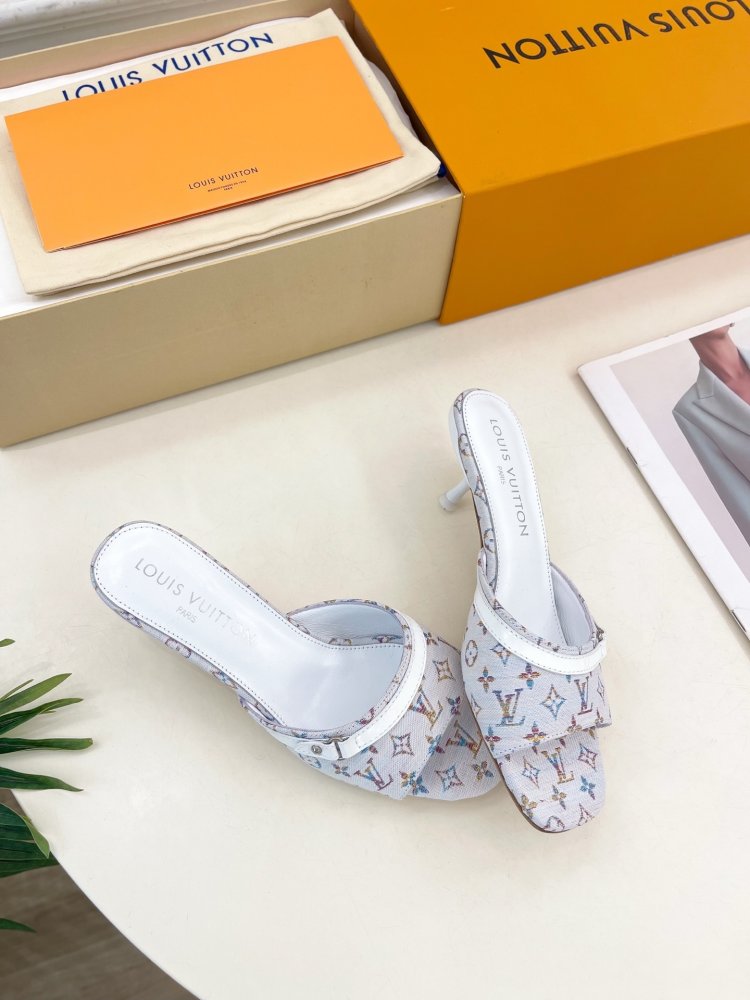 Босоножки фото 5