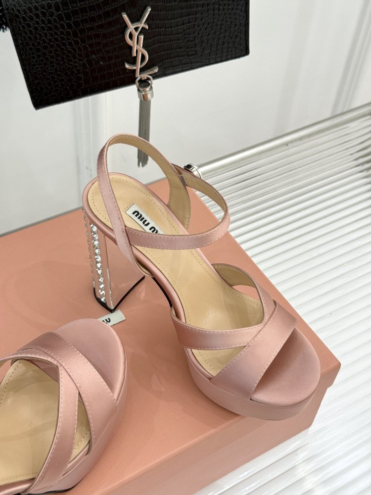 Босоножки фото 5