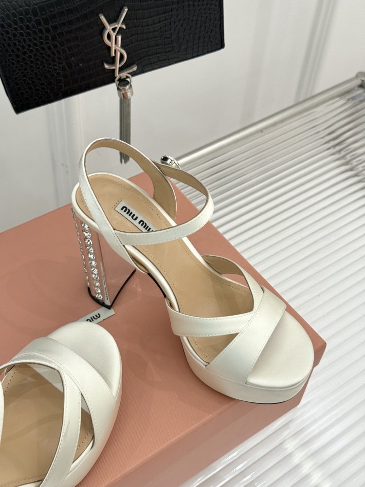 Босоножки фото 5