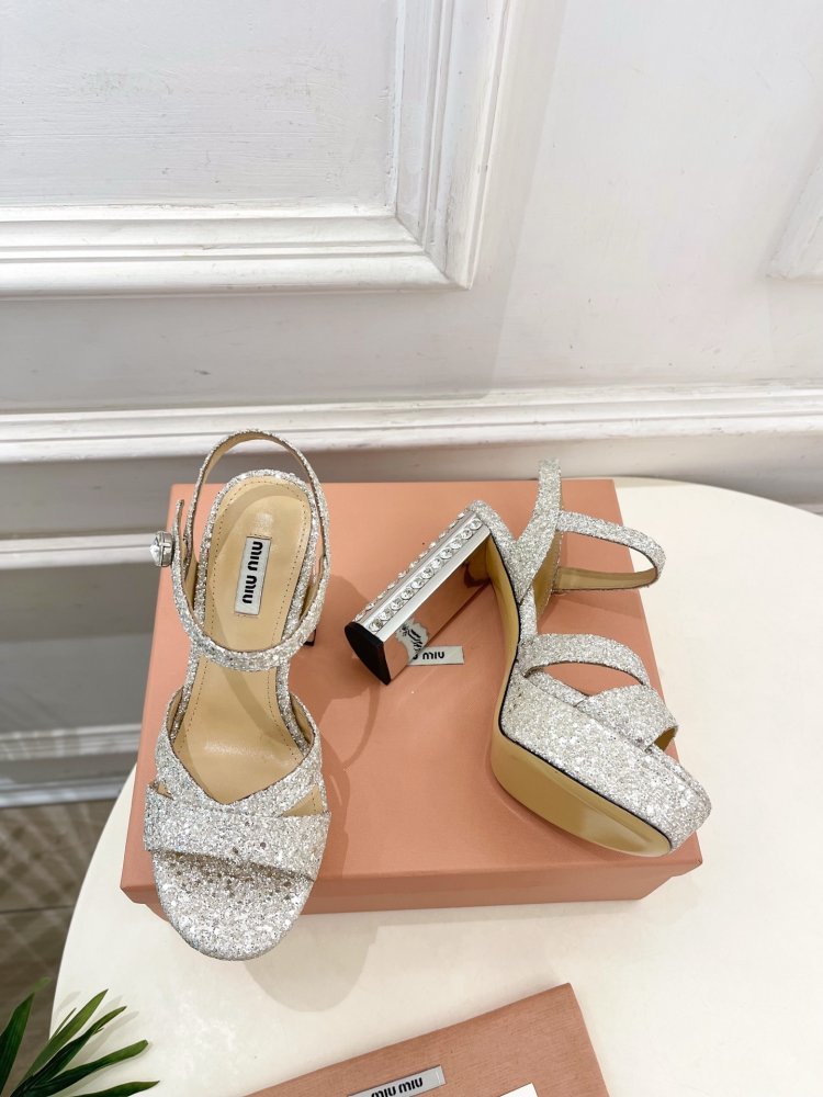 Босоніжки фото 5