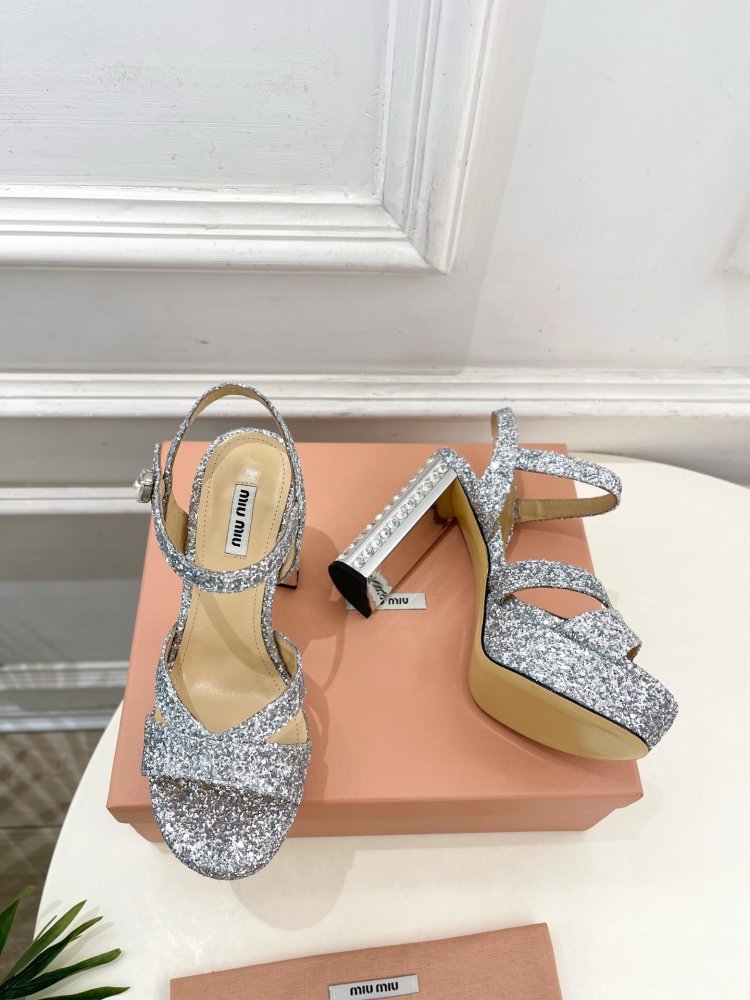 Босоніжки фото 5