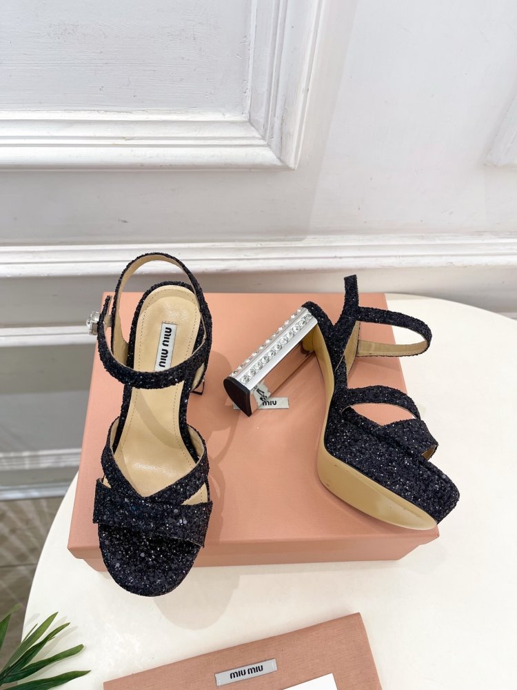 Босоножки фото 5