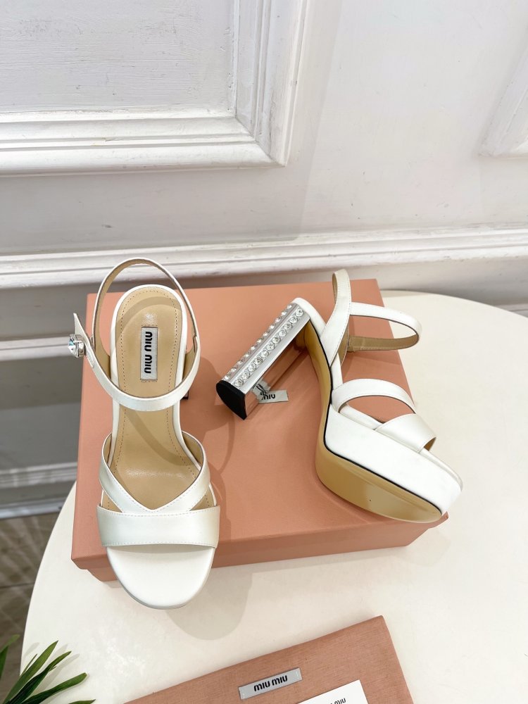 Босоножки фото 5