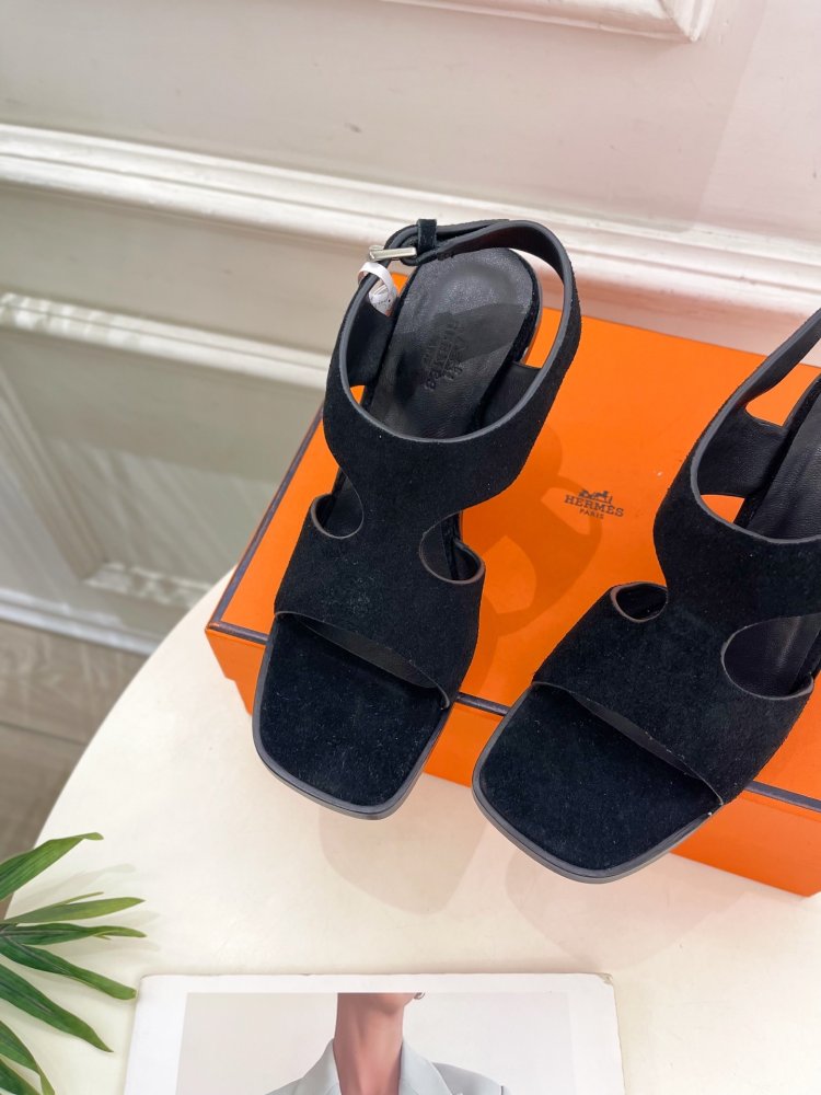 Босоножки фото 5