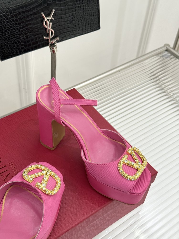 Босоножки фото 5