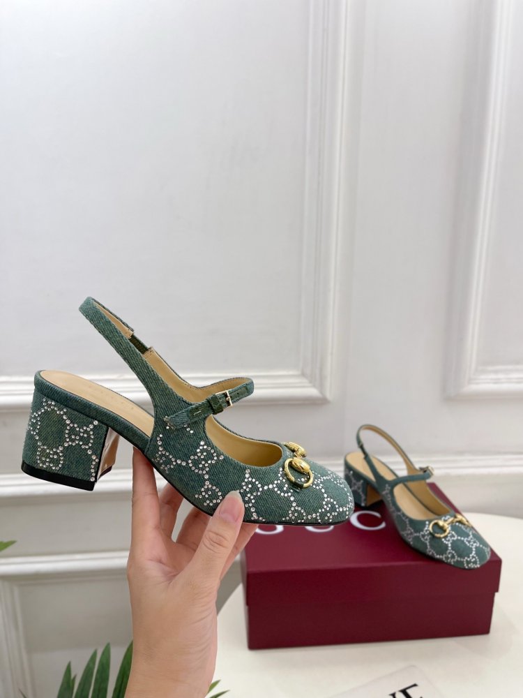 Босоножки фото 5