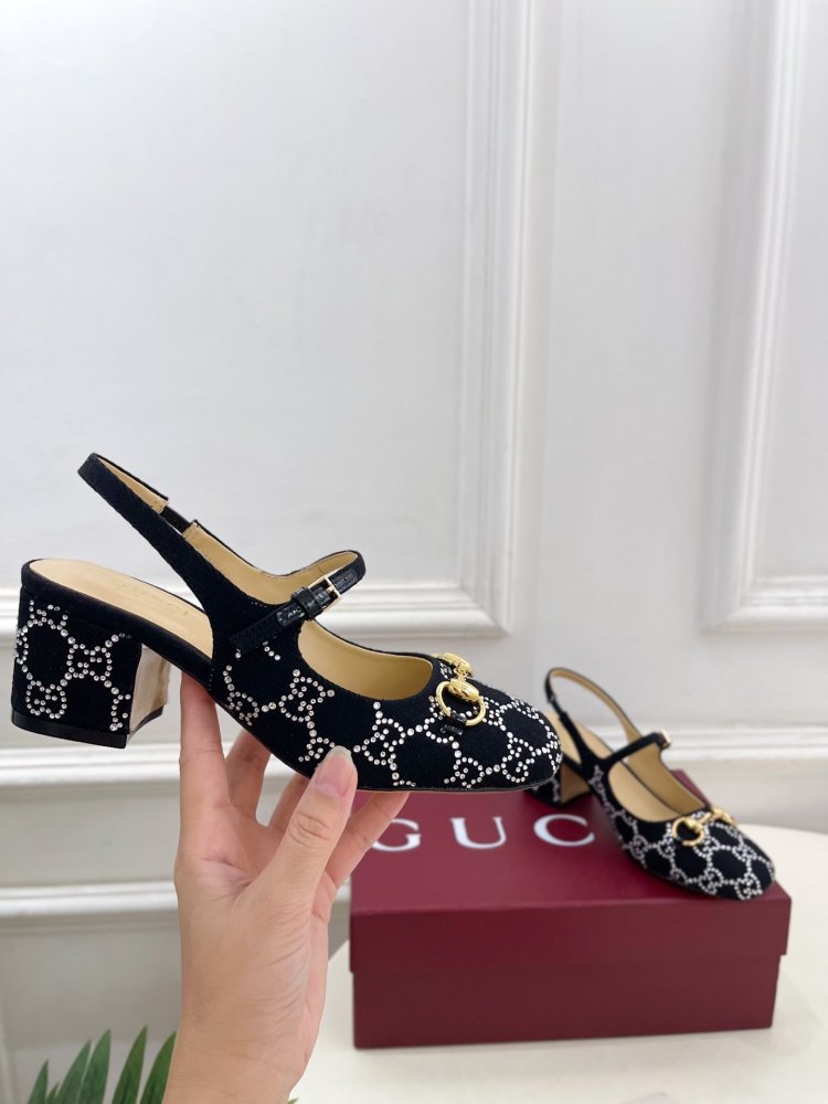 Босоножки фото 5