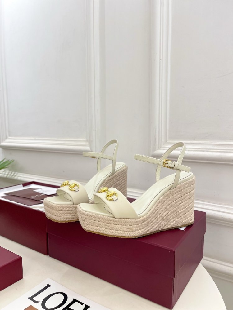 Босоніжки фото 5