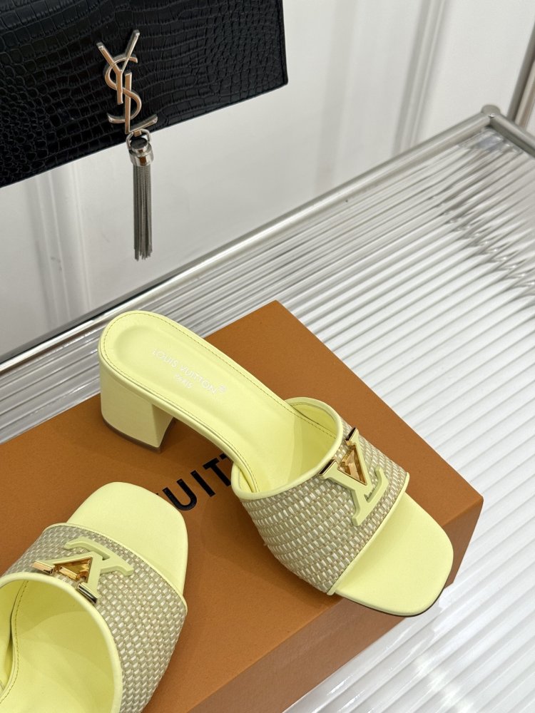 Босоніжки фото 5