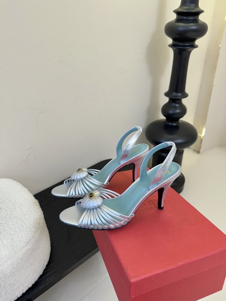 Босоніжки фото 5