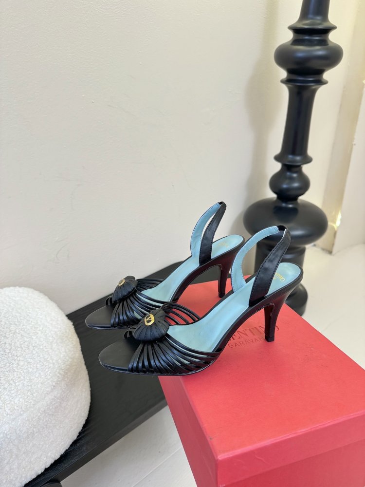 Босоніжки фото 5