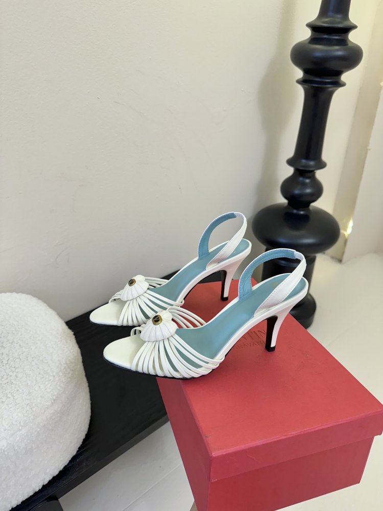 Босоніжки фото 5