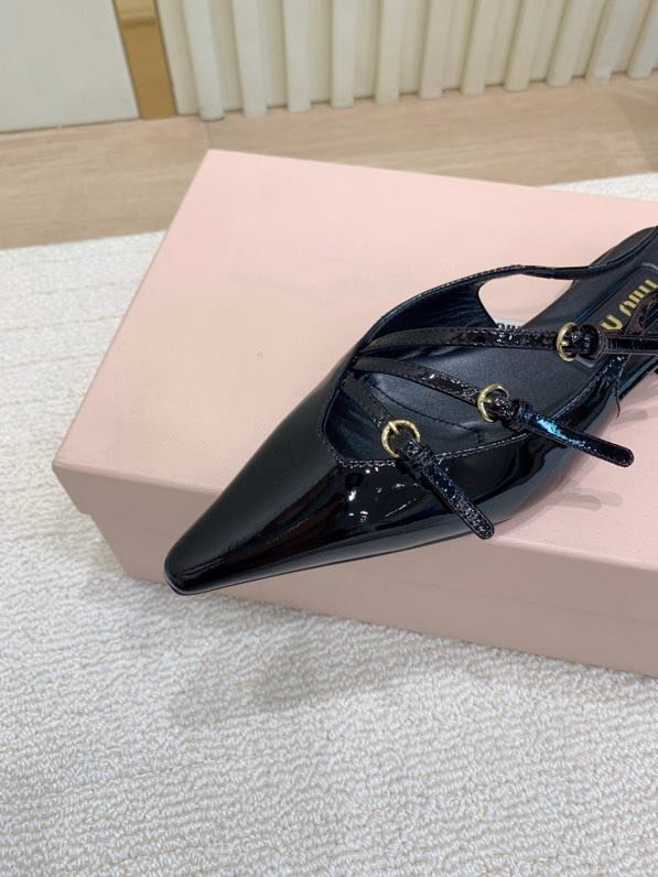 Босоножки фото 5