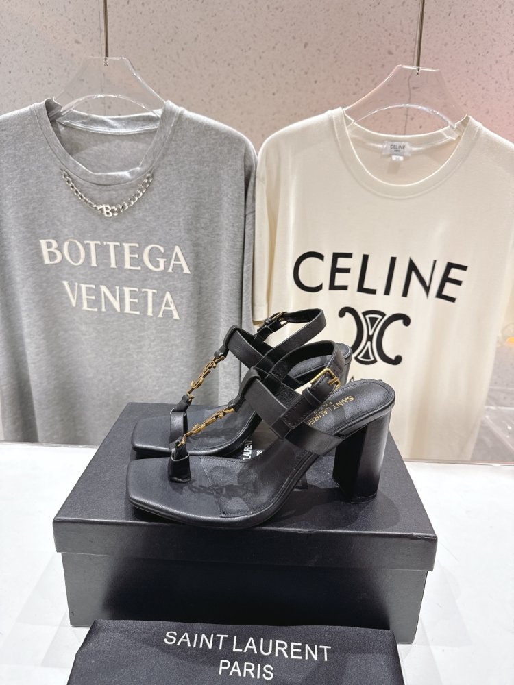 Босоніжки фото 5