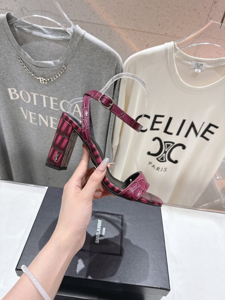 Босоніжки фото 5