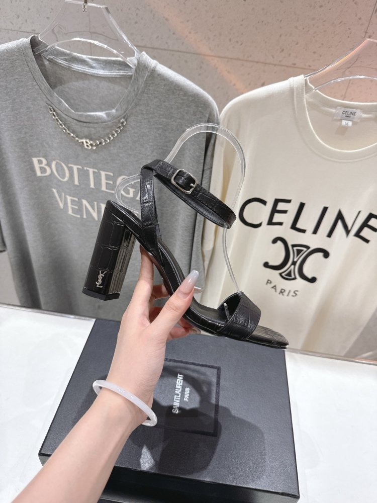 Босоніжки фото 5