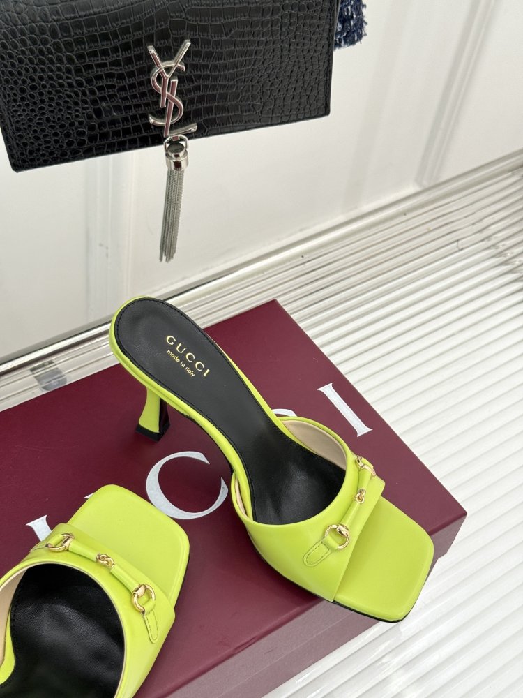 Босоножки фото 5