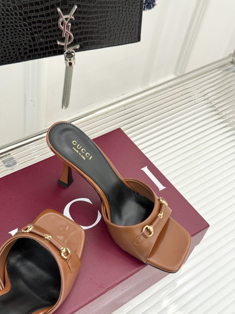 Босоножки фото 5