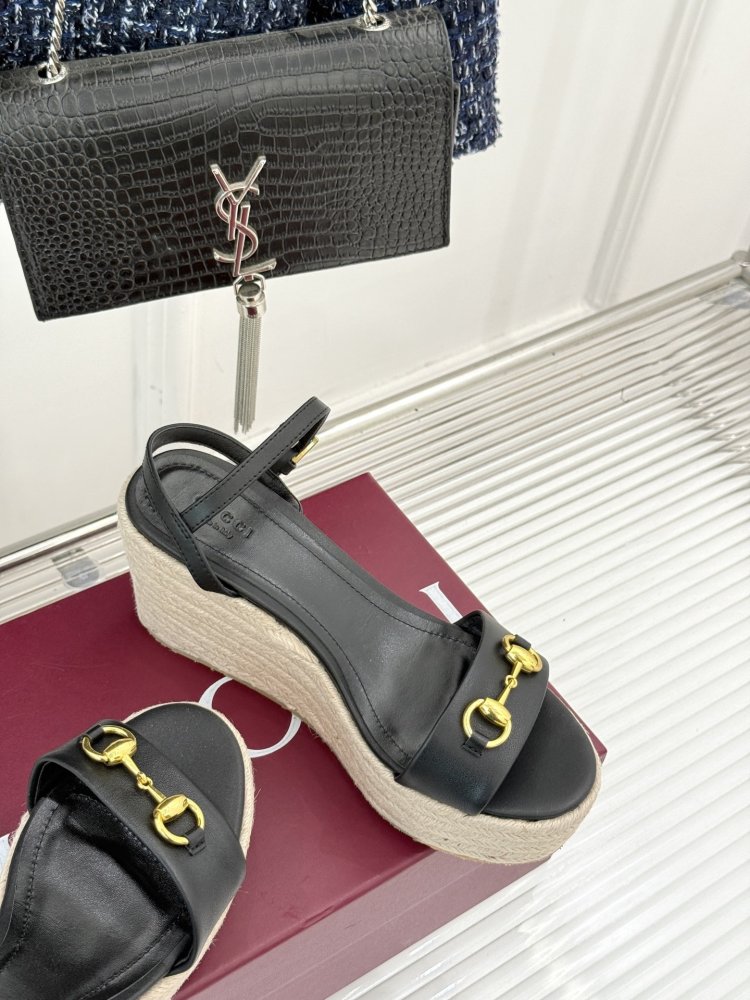 Босоножки фото 5