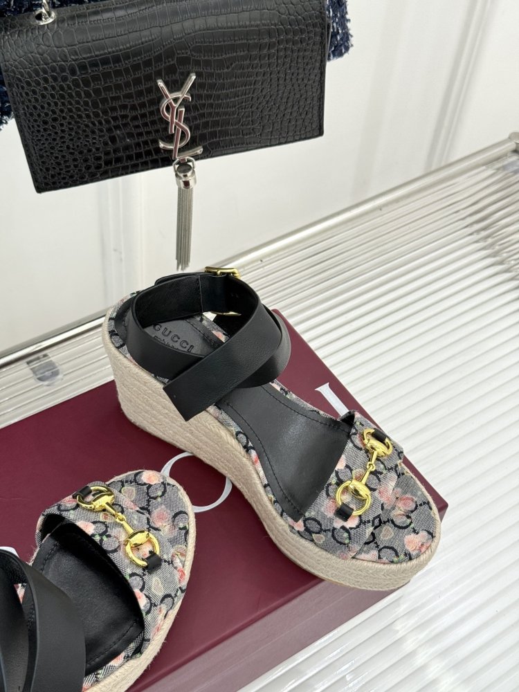 Босоножки фото 5