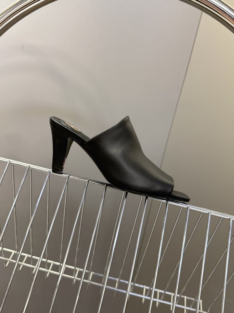 Босоніжки фото 5