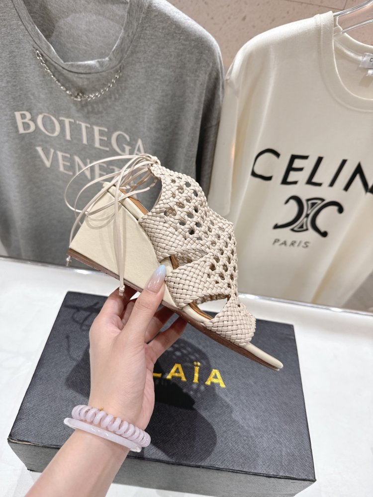 Босоніжки фото 5