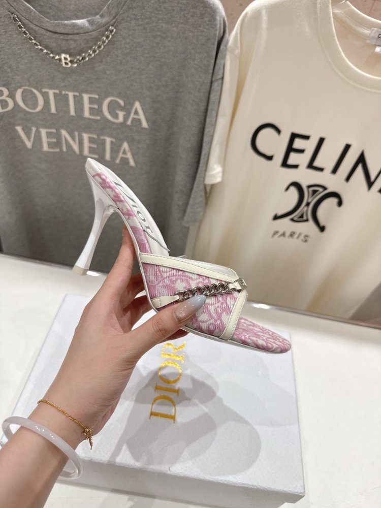 Босоножки фото 5