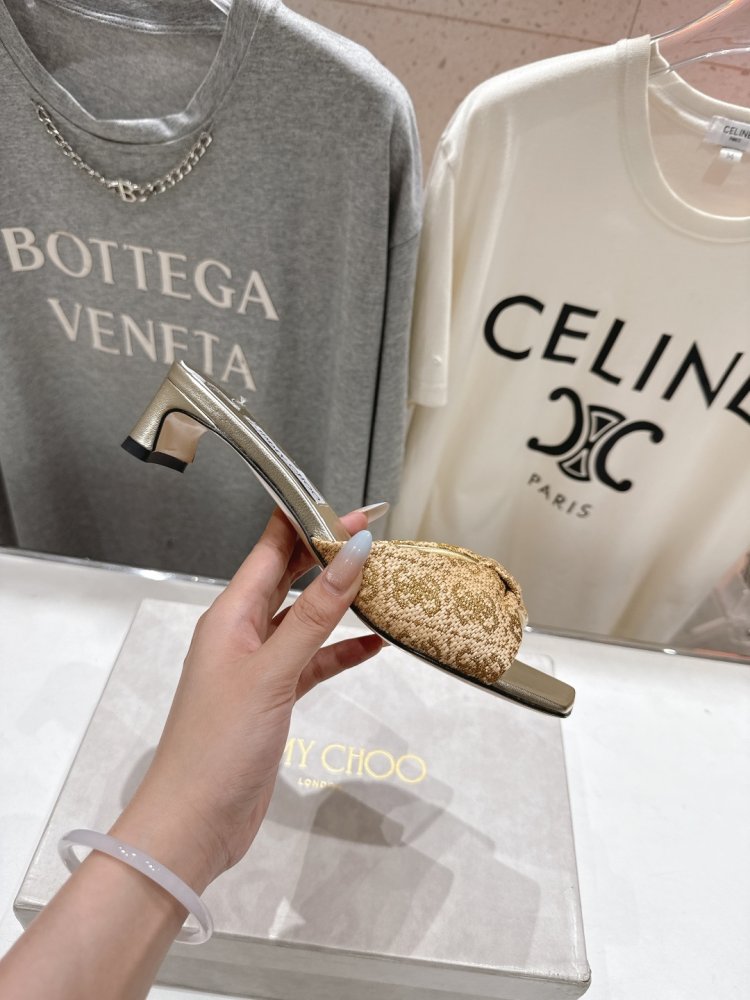 Босоножки фото 5