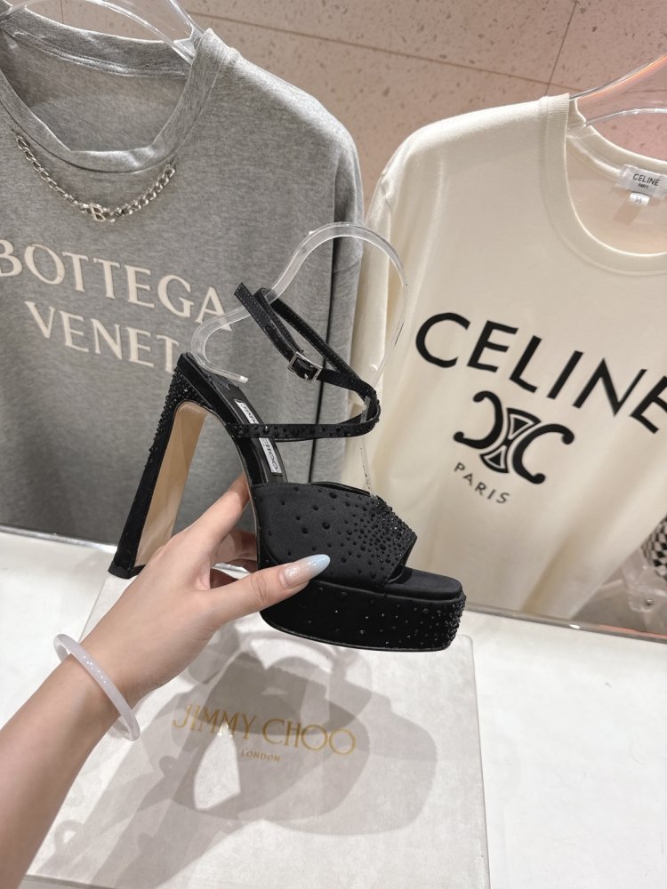 Босоножки фото 5