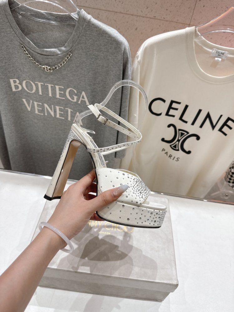 Босоножки фото 5