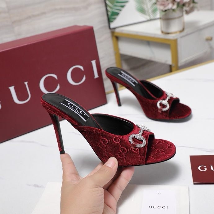 Босоножки фото 5