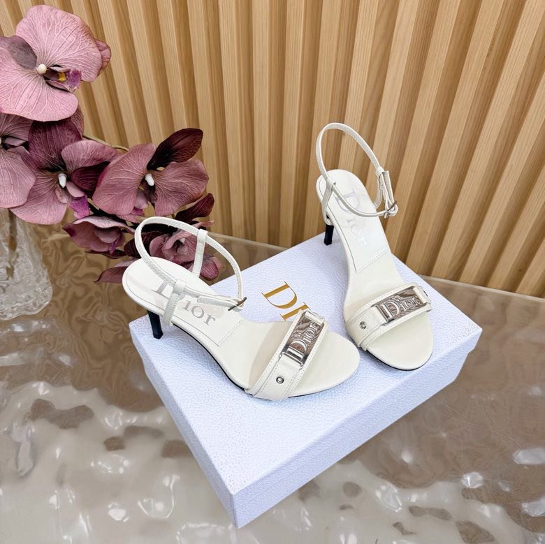 Босоножки фото 5