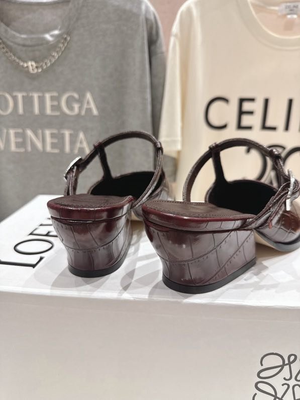 Босоножки фото 5