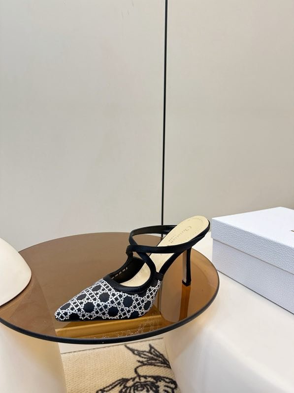 Босоніжки фото 5