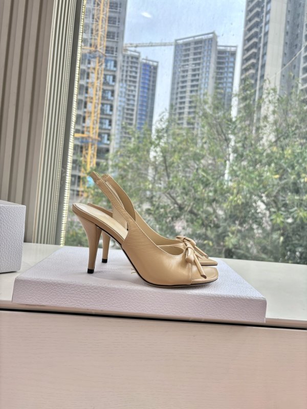 Босоніжки фото 5