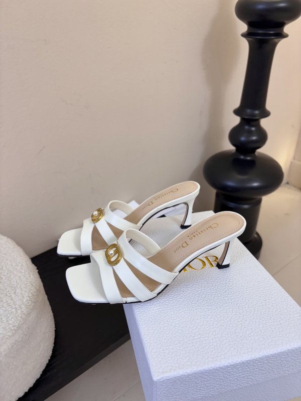 Босоніжки фото 5