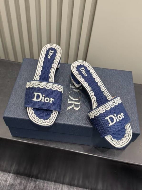 Босоножки фото 5