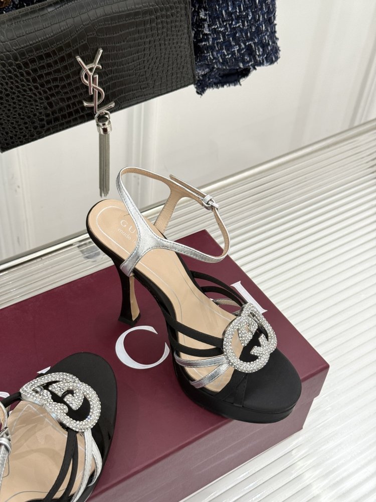 Босоножки фото 5