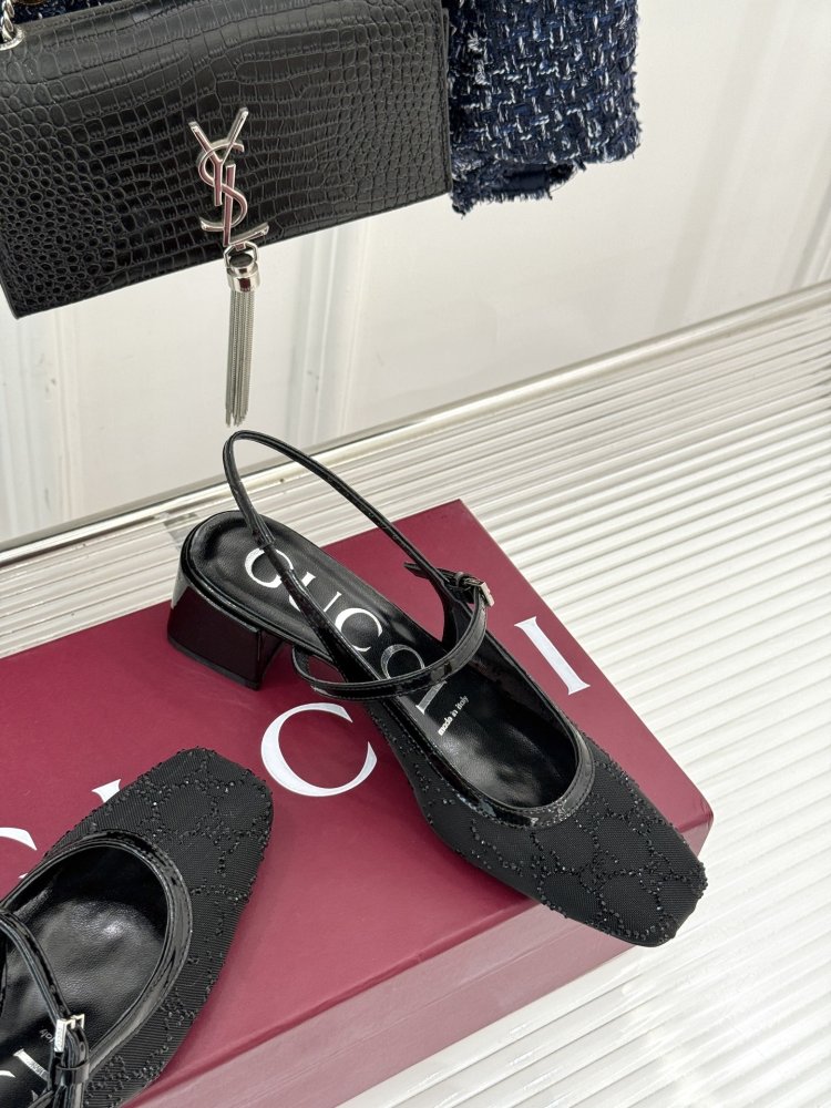 Босоножки фото 5