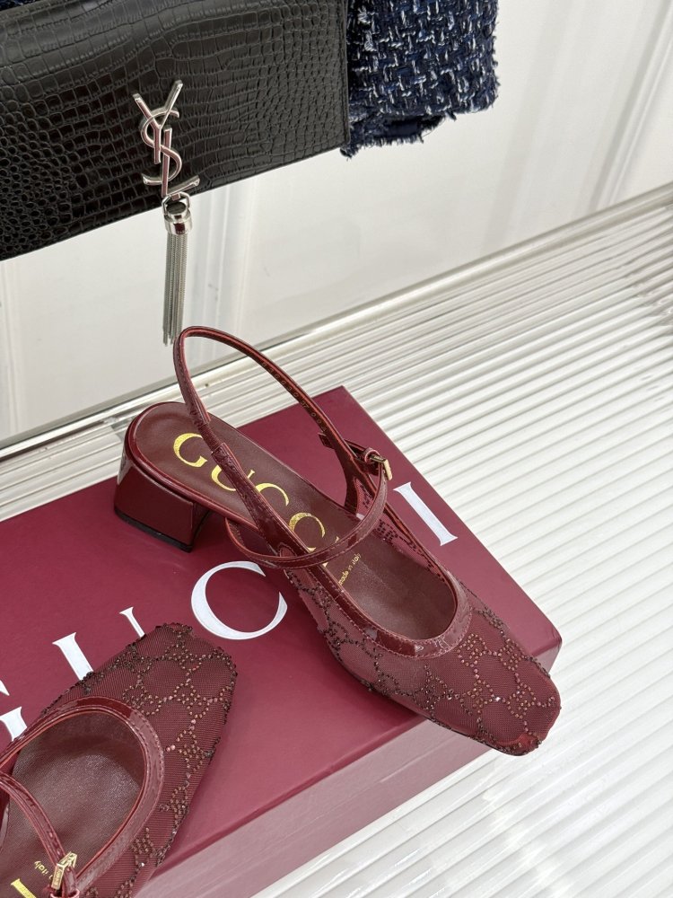 Босоножки фото 5