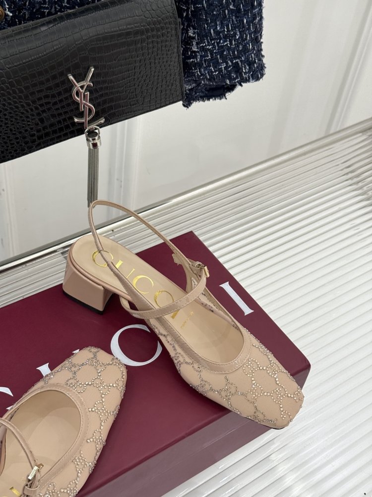 Босоножки фото 5