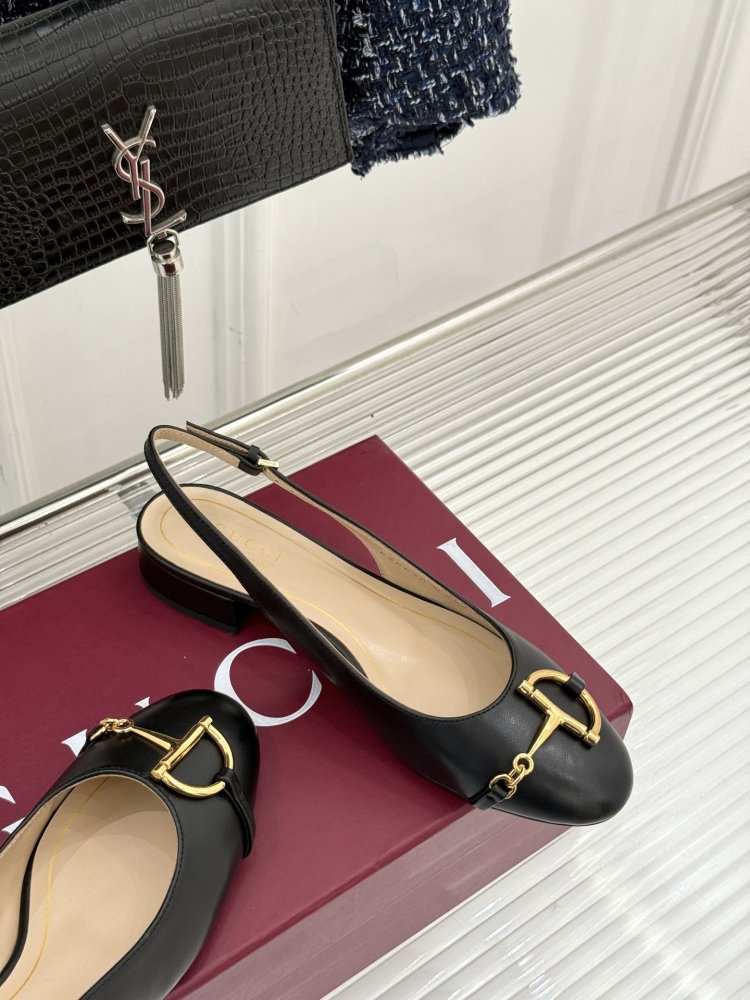 Босоножки фото 5